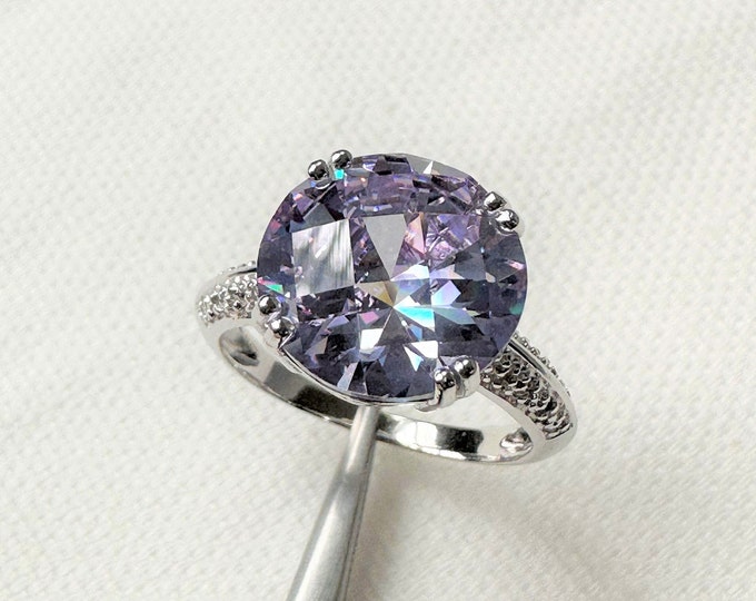Sterling Silver Light Purple Lavender Amethyst Ring.