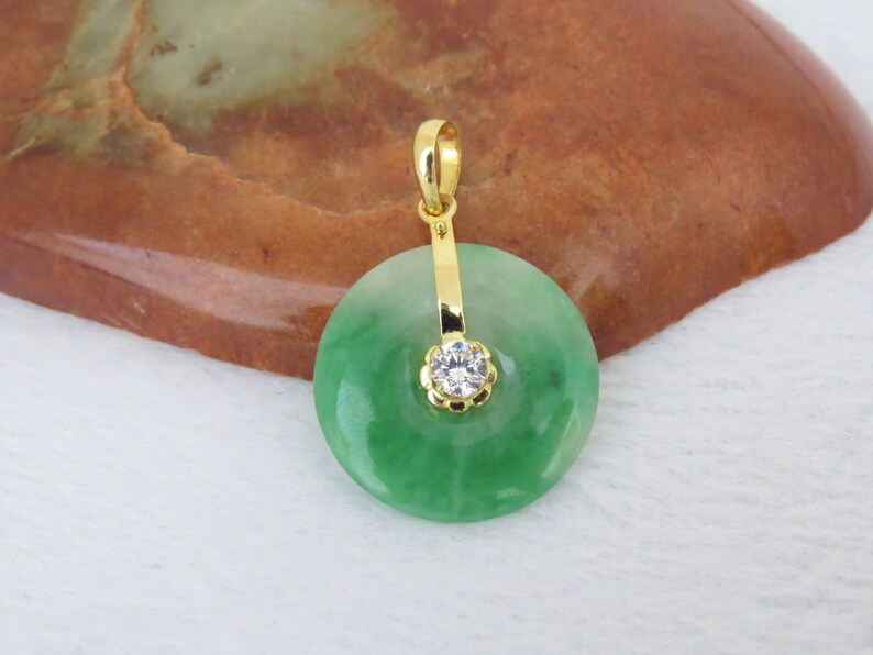 White Jadeite Jade /& White Topaz Donut Circle Pendant Vintage 18K Solid Yellow Gold Green