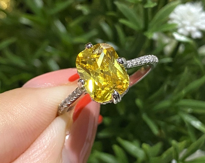 Vintage Sterling Silver Citrine & White Topaz Ring.