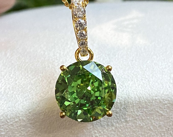 Vintage 15K 610 Solid Gold Round cut Peridot & White Topaz Pendant 12MM.