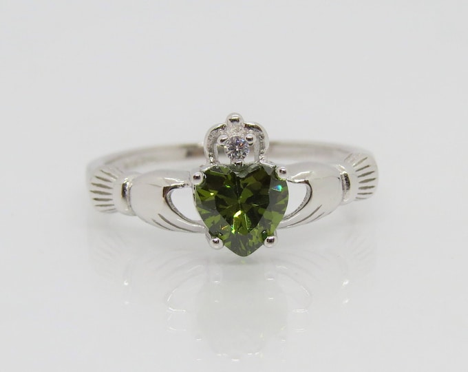 Vintage Claddagh Sterling Silver Peridot & White Topaz Ring Size 9.5