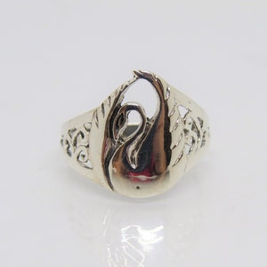 Vintage Sterling Silver Swan Dome Ring Size 8