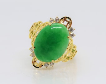 Vintage 18K Solid Yellow Gold Green Jadeite Jade & White Topaz Ring Size 7.75