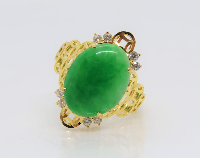 Vintage 18K Solid Yellow Gold Green Jadeite Jade & White Topaz Ring Size 7.75