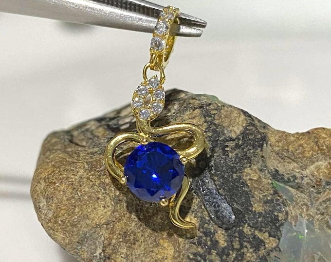 Vintage 15K 610 Solid Yellow Gold Blue Sapphire & White Topaz Snake Charm Pendant.