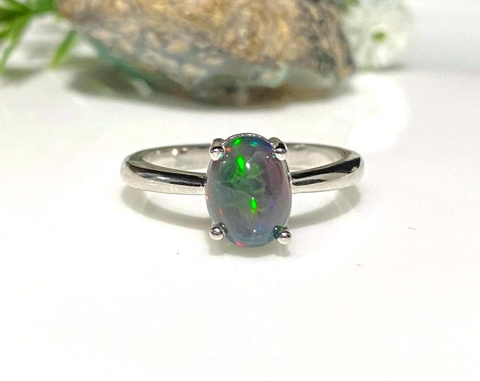 Vintage Sterling Silver 1.86ctw Natural Oval cut Black Fire Opal Ring Size 8.25
