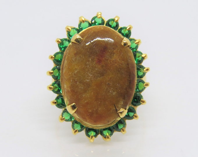 Vintage 18K Solid Yellow Gold Oval Yellow Brown Jadeite Jade & Emerald Ring Size 7.5