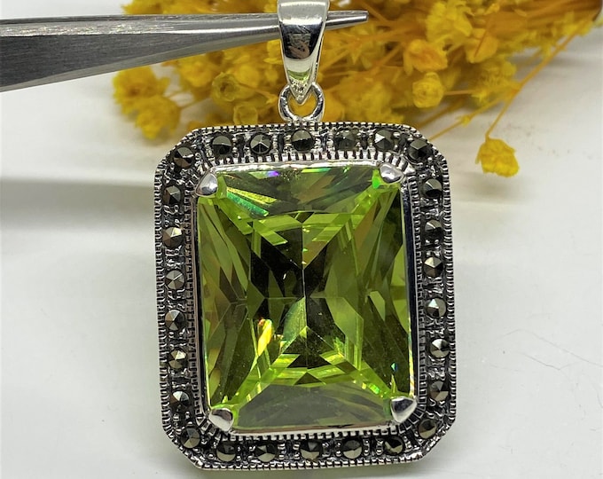 Vintage Sterling Silver Peridot & Marcasite Pendant.
