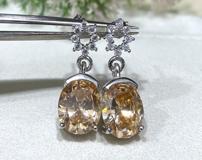 Vintage Sterling Silver Oval Champagne & White Topaz Drop Dangle Earrings.