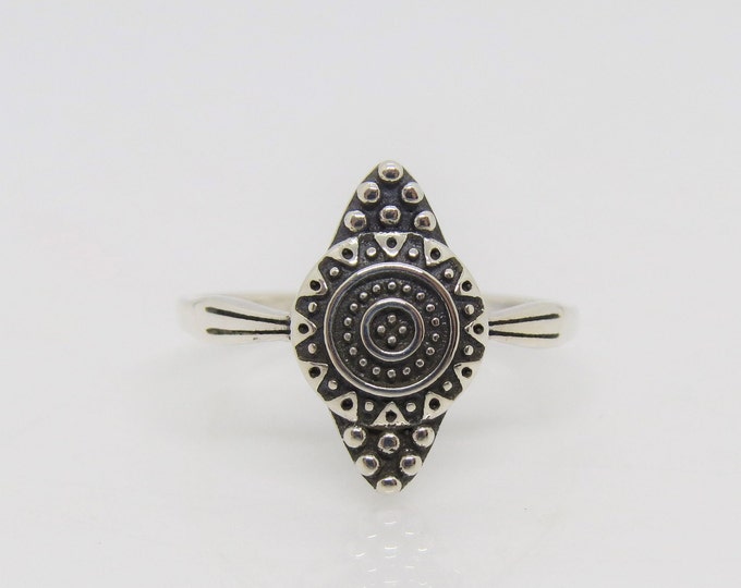 Vintage Bali Sterling Silver Ring Size 8
