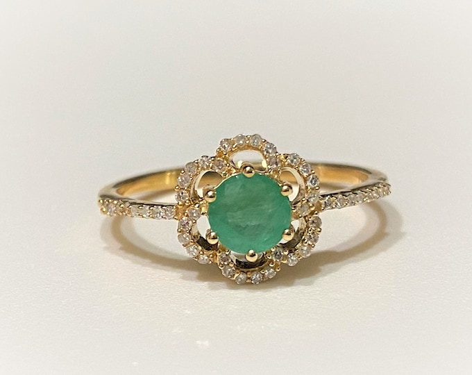 Vintage 14K Solid Yellow Gold Natural Emerald & Diamond Flower Thin Band Ring Size 7