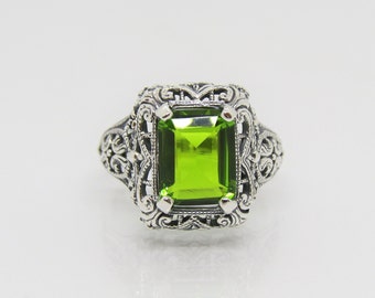 Vintage Sterling Silver Peridot Filigree Ring Size 8