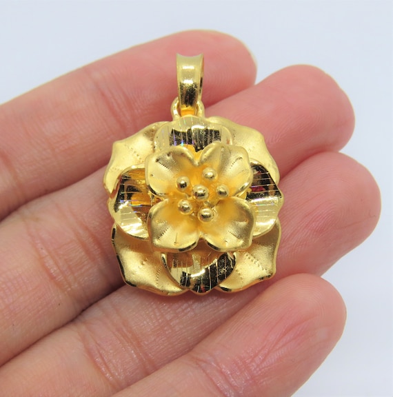 Vintage 24K 999 Pure Gold Flower Pendant. - Etsy