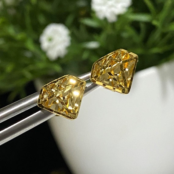 Vintage 18K Solid Yellow Gold Diamond Shape Earri… - image 7