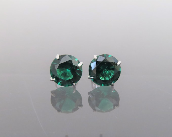 Vintage 18K Solid White Gold 4.08ct Round cut Emerald Stud Earrings