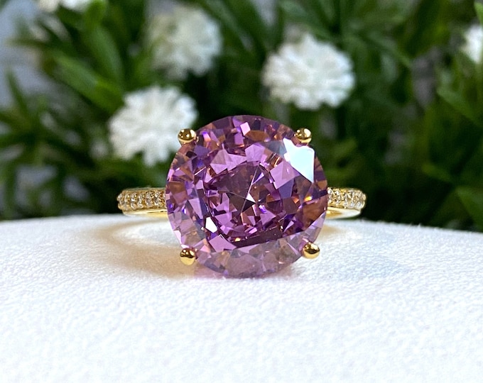 Vintage 15K 610 Solid Yellow Gold Pink Sapphire & White Topaz Ring Size 7.5