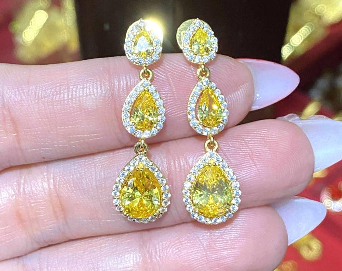 Vintage 15K 610 Solid Yellow Gold Citrine & White Topaz Dangle Earrings.