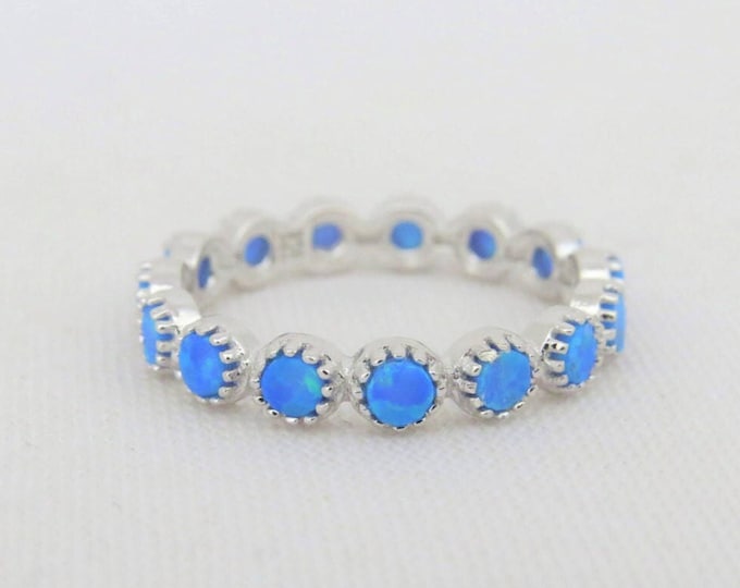 Vintage Sterling Silver Blue Opal Band Ring Size 9