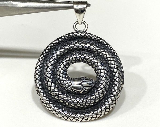 Sterling Silver .925 Snake Circle Pendant.
