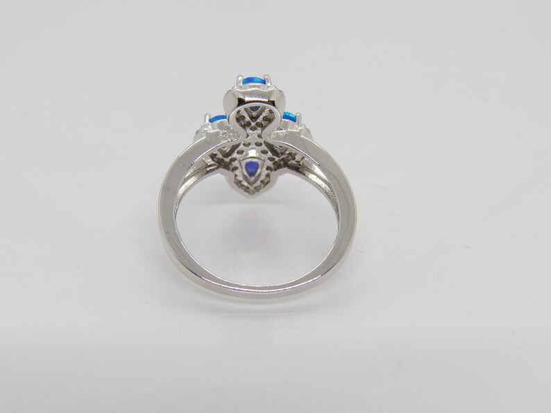 Vintage Sterling Silver Blue Opal /& White Topaz Ring Size 6