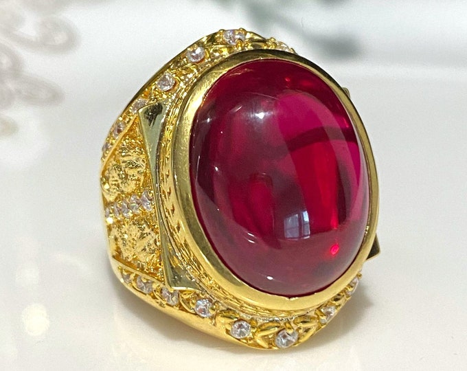 Vintage 15K 610 Yellow Gold Ruby Cabochon & White Topaz Ring Size 8.25