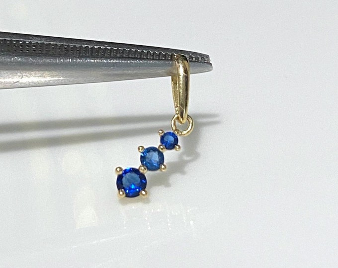 Vintage 14K Solid Yellow Gold Blue Sapphire Tiny Pendant.