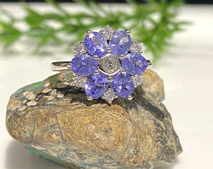 Vintage Sterling Silver Natural Tanzanite & White Topaz Flower Ring Size 7