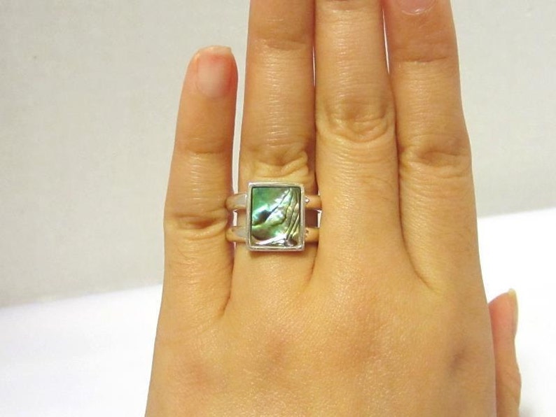 Vintage Sterling Silver Inlay Abalone Ladies Band Ring Size 7.5