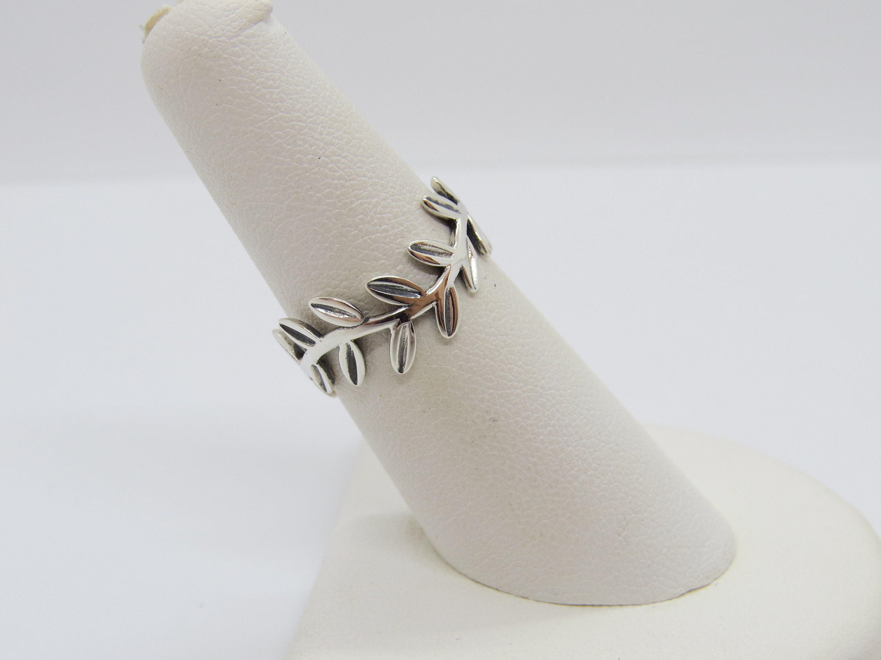 Antiqued Leaf Spinner Nature Ring - .925 Sterling Silver Band (Sizes 7-13)