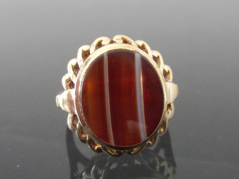 Vintage 1960s Natural Oval Banded Brown Agate Ring 2ct 10K Yellow Gold Size 6.5