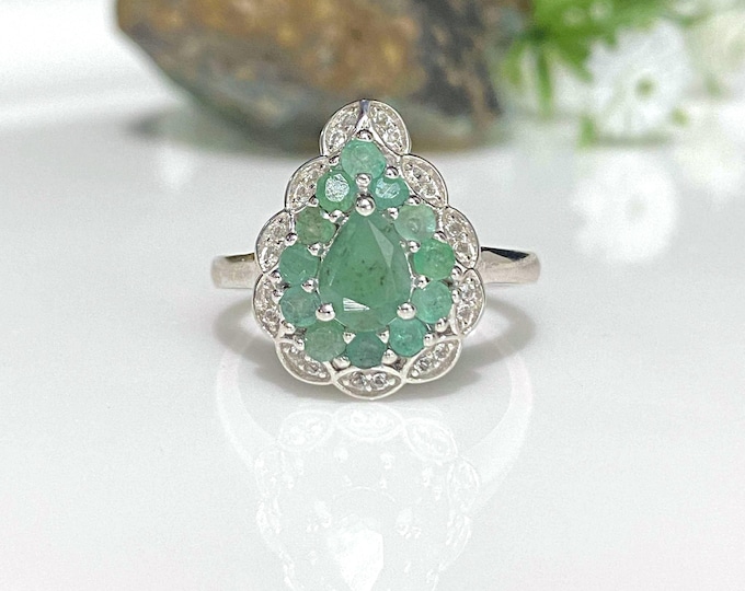 Vintage Sterling Silver Natural Emerald & White Topaz Ring Size 6