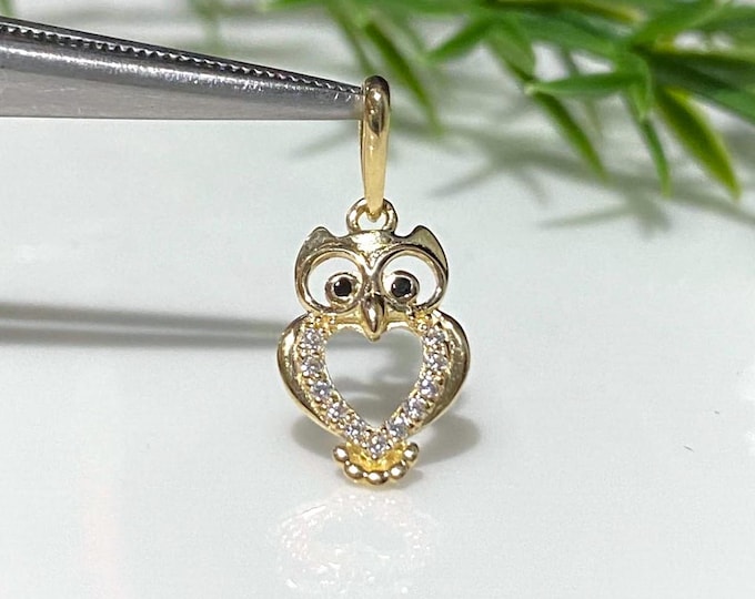 Vintage 14K Solid Gold Black Sapphire & White Topaz Owl Charm Pendant.