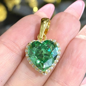 Vintage 15K 610 Solid Gold Emerald & White Topaz Heart Pendant.