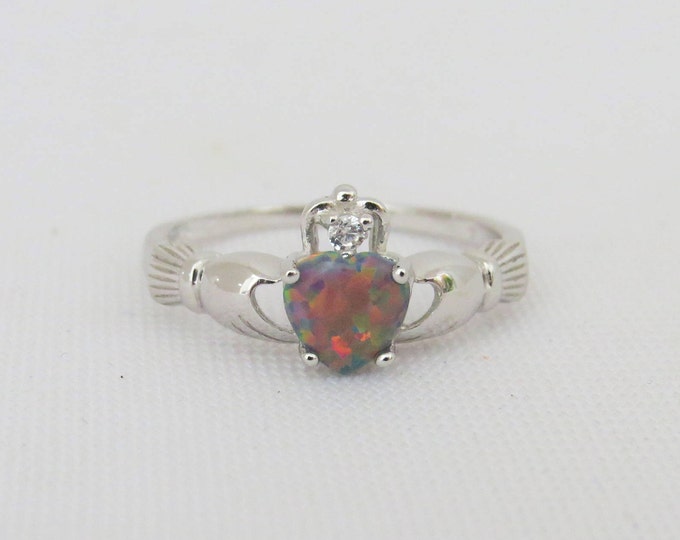 Vintage Claddagh Sterling Silver Black Opal & White Topaz Ring Size 7