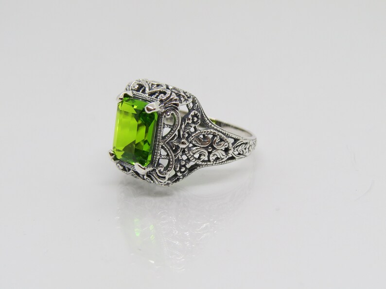 Vintage Sterling Silver Peridot Filigree Ring Size 8