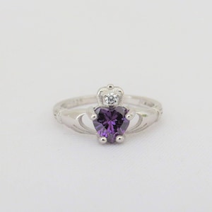 Vintage Claddagh Sterling Silver Amethyst & White Topaz Ring Size 6