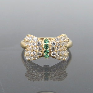 Vintage 18K Solid Yellow Gold Emerald & White Topaz Bow Ring Size 5.75