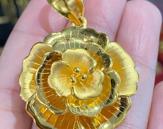 Vintage 24K 999 Pure Gold Flower Pendant.