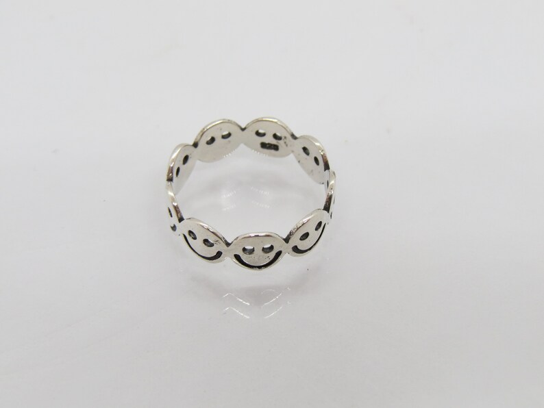 Vintage Sterling Silver Face Smily Band Ring Size 7