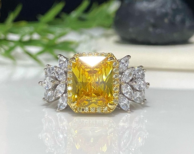 Vintage Sterling Silver Emerald cut Citrine & White Topaz Ring Size 8