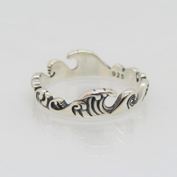 Sterling Silver Waves Band Ring Size 7