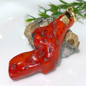 Vintage 14K Solid Yellow Gold Natural Branch Red Coral Pendant 52MM