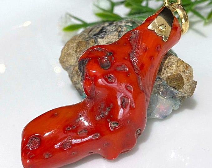 Vintage 14K Solid Yellow Gold Natural Branch Red Coral Pendant 52MM