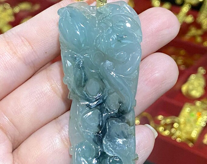 Vintage 14K Solid Yellow Gold Translucent Green Jadeite Jade, White Topaz Carved Ruyi Pendant.