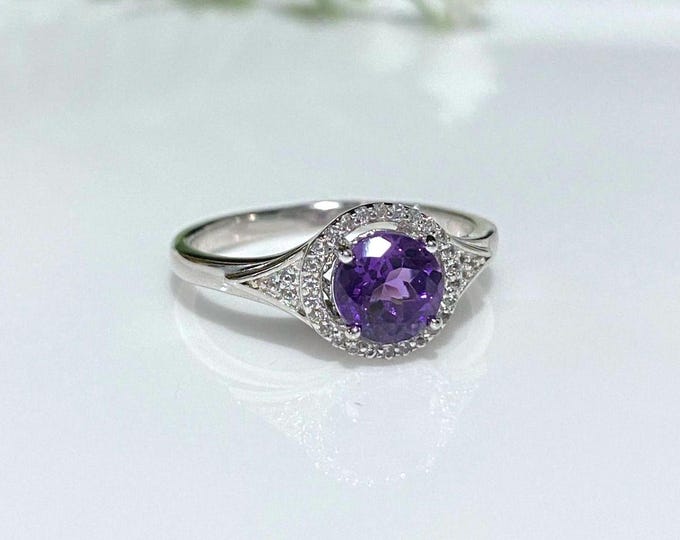Vintage Sterling Silver Round cut Amethyst & White Topaz Ring Size 7
