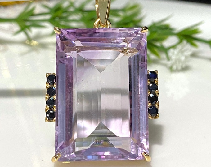 Vintage 14K Solid Yellow Gold 74ct Natural Amethyst & Dark Blue Sapphire Rectangular Pendant.