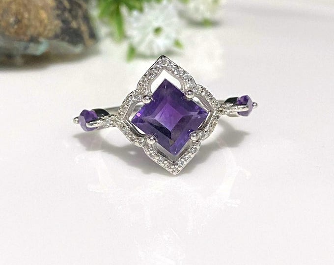 Vintage Sterling Silver Natural 2cts Amethyst & White Topaz Ring Size 8 1/4
