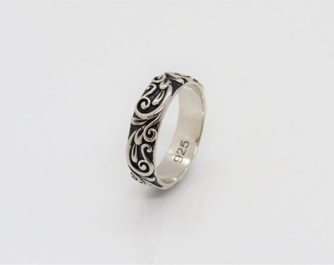 Vintage Sterling Silver Carved Band Ring Size 5
