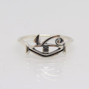 Anillo de plata de ley con el Ojo de Horus, talla 8