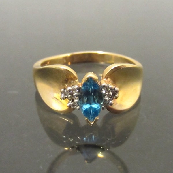 Vintage 14K Solid Yellow Gold Genuine Blue Topaz & Diamond Ring Size 10